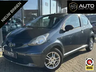 Toyota Aygo 1.0-12V | Airco | Lichtmetalen Velgen | 2 Sleutels | APK tot 17-12-2026 |