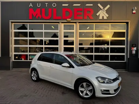 VOLKSWAGEN GOLF 1.2 TSI TRENDLINE / CARPLAY / PDC / NAVI / STOELVERW. / APK NIEUW! 
