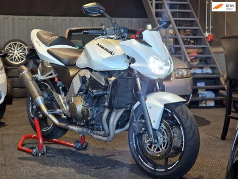 Kawasaki Z 750 Parelmoerwit metallic