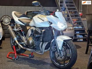 Kawasaki Z 750 Parelmoerwit metallic