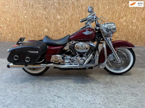 Harley Davidson Road king classic veel Chrome