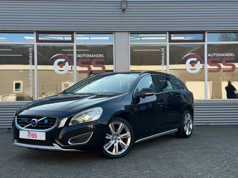 Volvo V60 2.0T Summum (bj 2010, automaat)