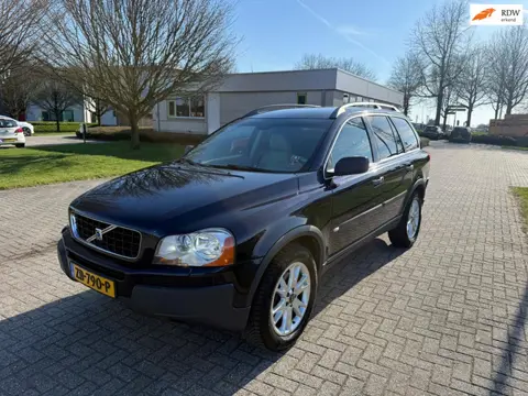Volvo XC90 2.4D Kinetic 7 Persoons Automaat 2004 wheelhouse Defect