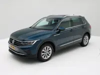 Volkswagen Tiguan 1.5 TSI Life / Pano / Ergo Stoelen / Origineel NL