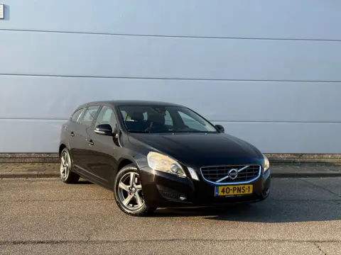 Volvo V60 1.6 T3 Kinetic (bj 2011) 150PK|NAVI|CRUISE|APK 2027!