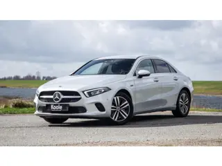 Mercedes-Benz A-klasse 250 e Business Solution Luxury Limited CARPLAY / LEER / CAMERA / AUTOMAAT