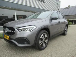 Mercedes-Benz GLA 200 Trekhaak/Panoramadak (bj 2021)