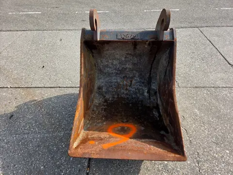 Eurosteel 2x dieplepel 0.90m. breed CW30/40