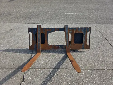 U. Emme FP14 palletvorken met Bobcat aansluiting (bj 2019)