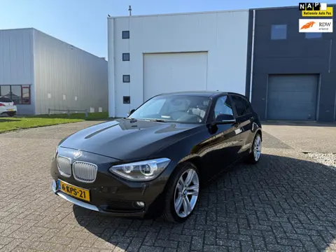 BMW 1-serie 116i High Executive Automaat Stoelverwarming 2013