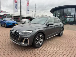 Audi Q5 50 TFSIe S-Line Luchtvering Pano Trekhaak ACC 360camera