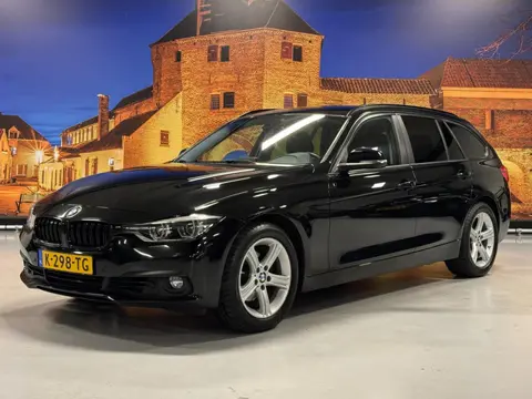 BMW 3-serie Touring 320i Executive Automaat Navigatie LED PDC
