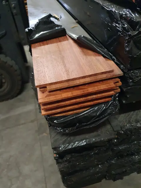 padoek plancetten 14x130 lang 1,50m 4 zijden tand groef prijs 17 euro per plank verpak