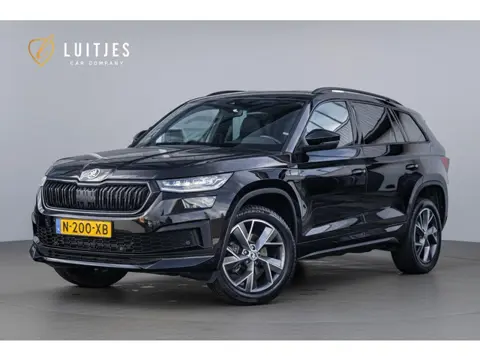Škoda Kodiaq 1.5 TSI Sportline DSG7|Black-line|Stoelmemo|Trekhaak|Carplay|ACC|NL-auto|Dealer-onderho