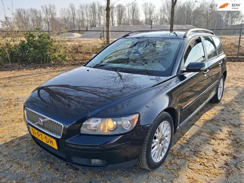 Volvo V50 2.4 Summum met lange apk dus echt goedkoop rijden top onder houden auto