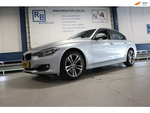 BMW 3-serie 320i AUTOMAAT / NAP / FULL SERVICE HISTORIE / APK 2027 ! ! !