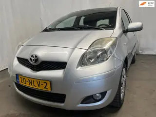 Toyota Yaris 1.3 VVTi Aspiration - Schade