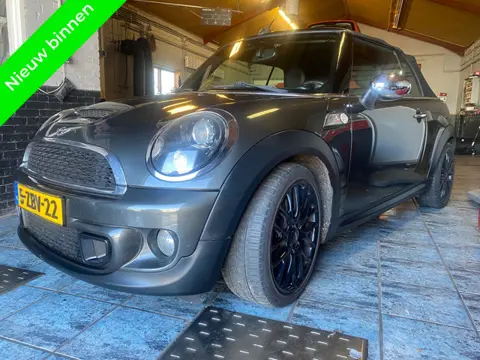 MINI Cabrio 1.6 Cooper S (bj 2010, automaat)