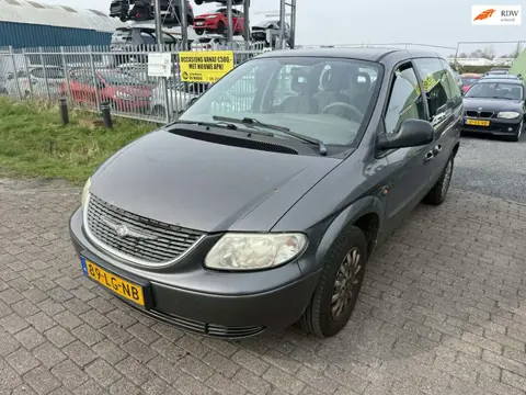 Chrysler Grand Voyager 3.3i V6 SE Luxe automaat ! inruil voertuig zo mee !