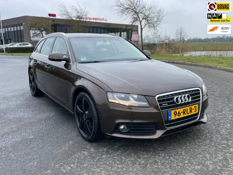 Audi A4 Avant 2.0 TFSI quattro Pro Line Business, 211pk, Aut, Trekhaak, Cruise/Climate, Pdc, Navi, G