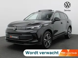 Volkswagen Tiguan 1.5 eHybrid Life Edition 204PK DSG Trekhaak, Panoramadak, 19" LM Velgen, Achteruit