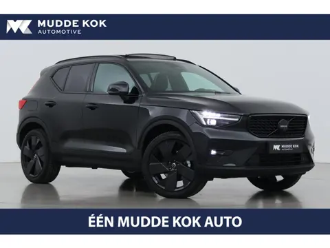 Volvo XC40 B3 Ultra Black Edition | Panoramadak | ACC | Trekhaak | 360° Camera | Stoel+Stuurverwarmi