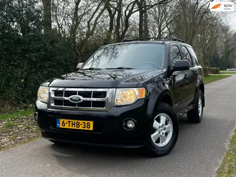 Ford Escape | 4X4 + Airco + Cruise Nu € 2.975,-!!!