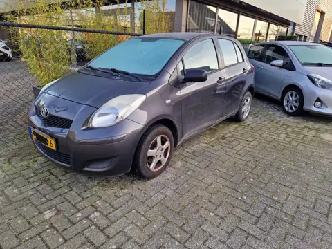 Toyota Yaris 1.0 VVTi Acces