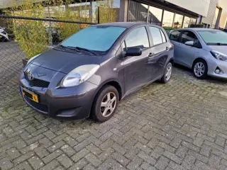 Toyota Yaris 1.0 VVTi Acces
