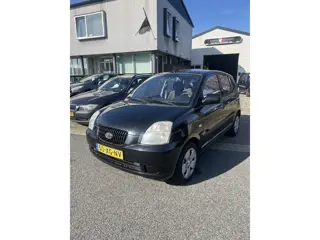 Kia Picanto 1.0 Light ca 1 liter op 100 km.Nieuwe Apk keuring bij aankoop. Keurig nette en goed rijd