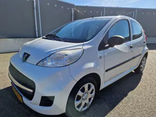 Peugeot 107 1.0-12V XR (bj 2010)