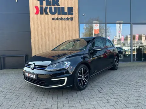 VOLKSWAGEN GOLF 1.4 TSI GTE Highline / leer / CarPlay