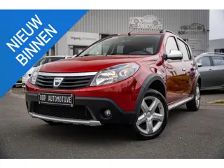 Dacia Sandero 1.6 Stepway Lage km stand | Leer | Trekhaak | Airco
