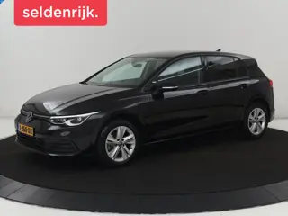 Volkswagen Golf 1.0 eTSI Life | Camera | Massage | Carplay | Adaptive cruise | Memory | Navigatie | 