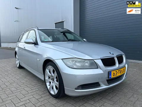 BMW 3-serie Touring 318i High EXE AUT NAVI PDC NAP