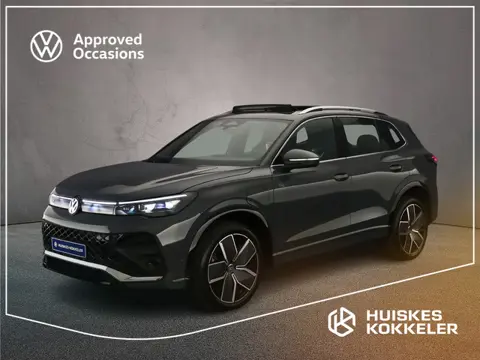 Volkswagen Tiguan R-Line Edition 1.5 TSI eHybrid 272pk DSG Automaat Trekhaak, Panoramadak, Adaptive 