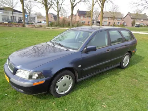 VOLVO V40 kan ook met nieuwe a p k 