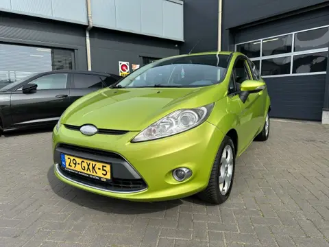 FORD FIESTA 1.2 met nieuwe APK! Airco, trekhaak, PDC achter