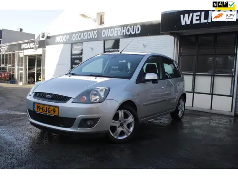 Ford Fiesta 1.3-8V Futura XL / AIRCO / Elektrische ramen / Parkeersensoren/.