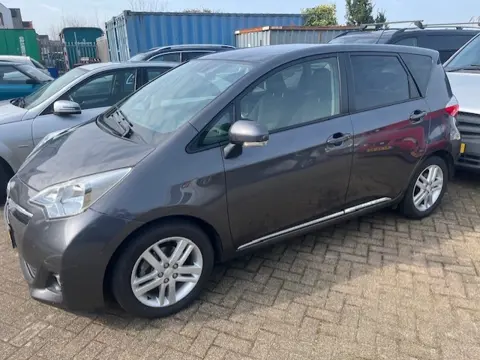 Toyota Verso-S 1.3 VVT-i Dynamic 1e eigenaar | Pano.Dak | 109.825 km !!