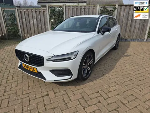 Volvo V60 2.0 B3 Momentum Advantage Leer,Trekhaak,Camera.