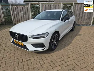 Volvo V60 2.0 B3 Momentum Advantage Leer,Trekhaak,Camera.