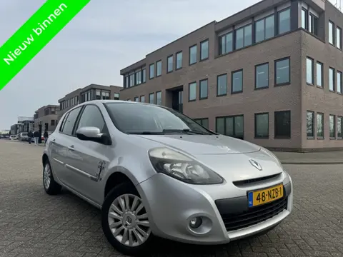 Renault Clio 1.2 Collection Cruise Airco (bj 2011)