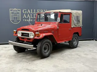 Toyota Land Cruiser FJ40 (Petrol) Vinyl Top "Freeborn Red" In its original condition and in good str