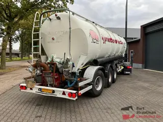 Van Hool 3G0015 3 assige RVS mesttrailer met BORGER pomp. As nr.1 liftbaar, as nr. 3 gestuurd. BS184