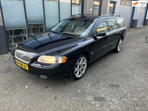 Volvo V70 2.4 Kinetic! AUTOMAAT! LEDER! AIRCO! CRUISE!