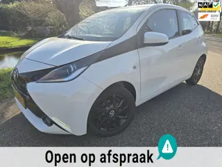 Toyota Aygo 1.0 VVT-i x-play/Airco/Navi/5drs