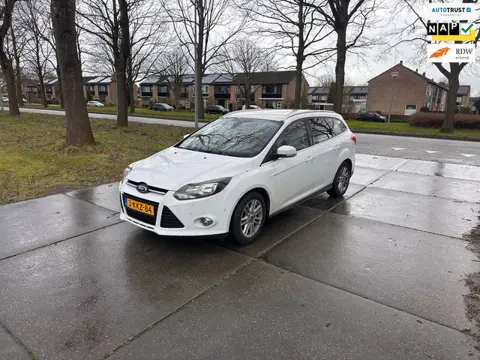 Ford Focus Wagon 1.0 EcoBoost Titanium. KOPPELING DEFECT