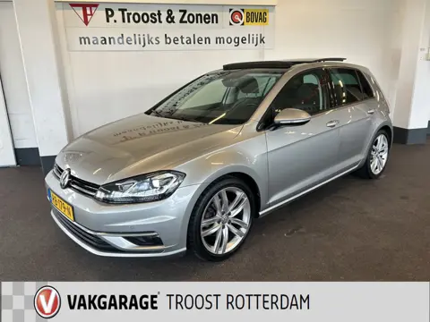 Volkswagen Golf 1.5 TSI Highline Automaat | Panoramadak | Digital dashboard | Keyless | Adaptieve cr