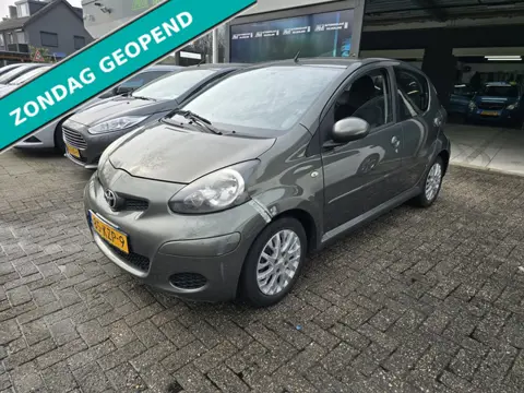 Toyota Aygo 1.0-12V Aspiration Green | 2E EIGENAAR | 12MND GARANTIE | AIRCO | ELEC RAMEN | LMV |
